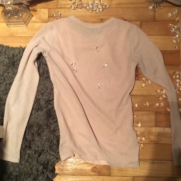 Long sleeve clean shirt in peach tone 🍑 - Picture 3 of 4